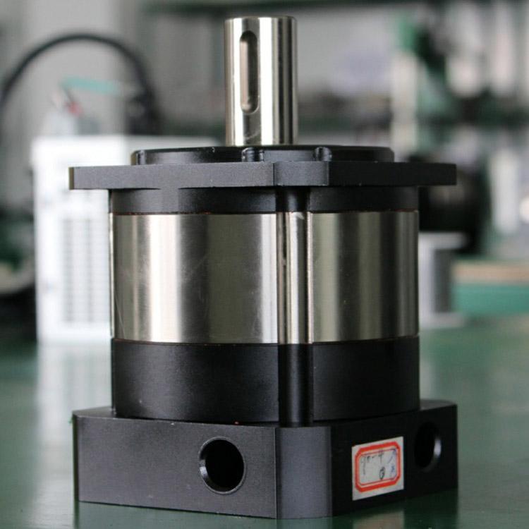 Do planetary gearboxes need lubricating oil?